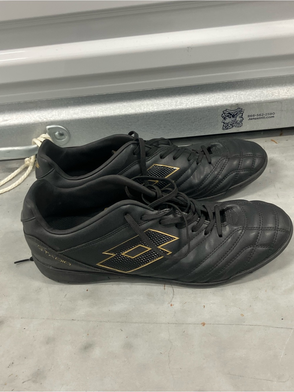 Lotto Stadio 705 black and gold soccer shoes size 11